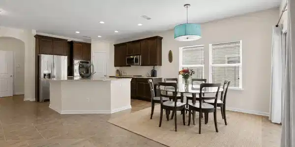 Image 4: kitchen dining room