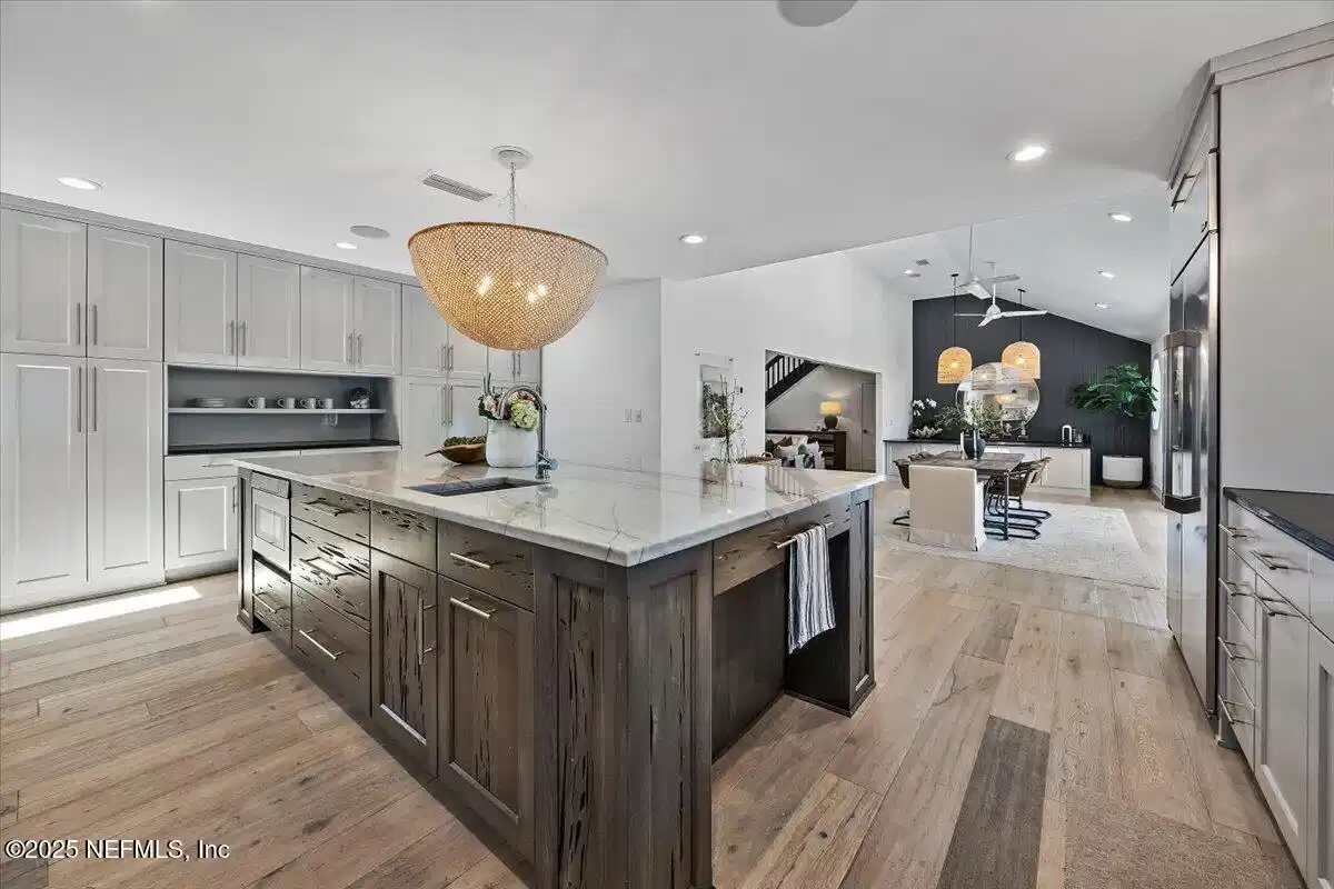 Image 1: Gourmet Kitchen