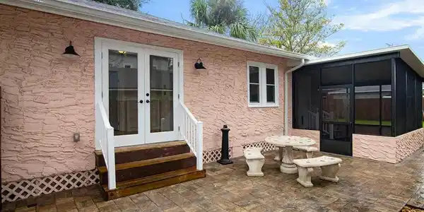 Image 2: 2