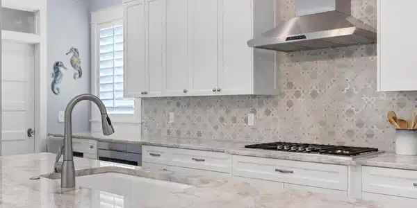 Image 4: Kitchen
