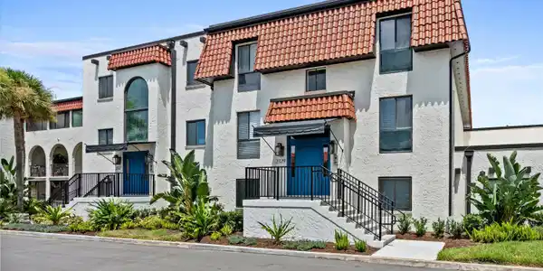 2327 COSTA VERDE Boulevard