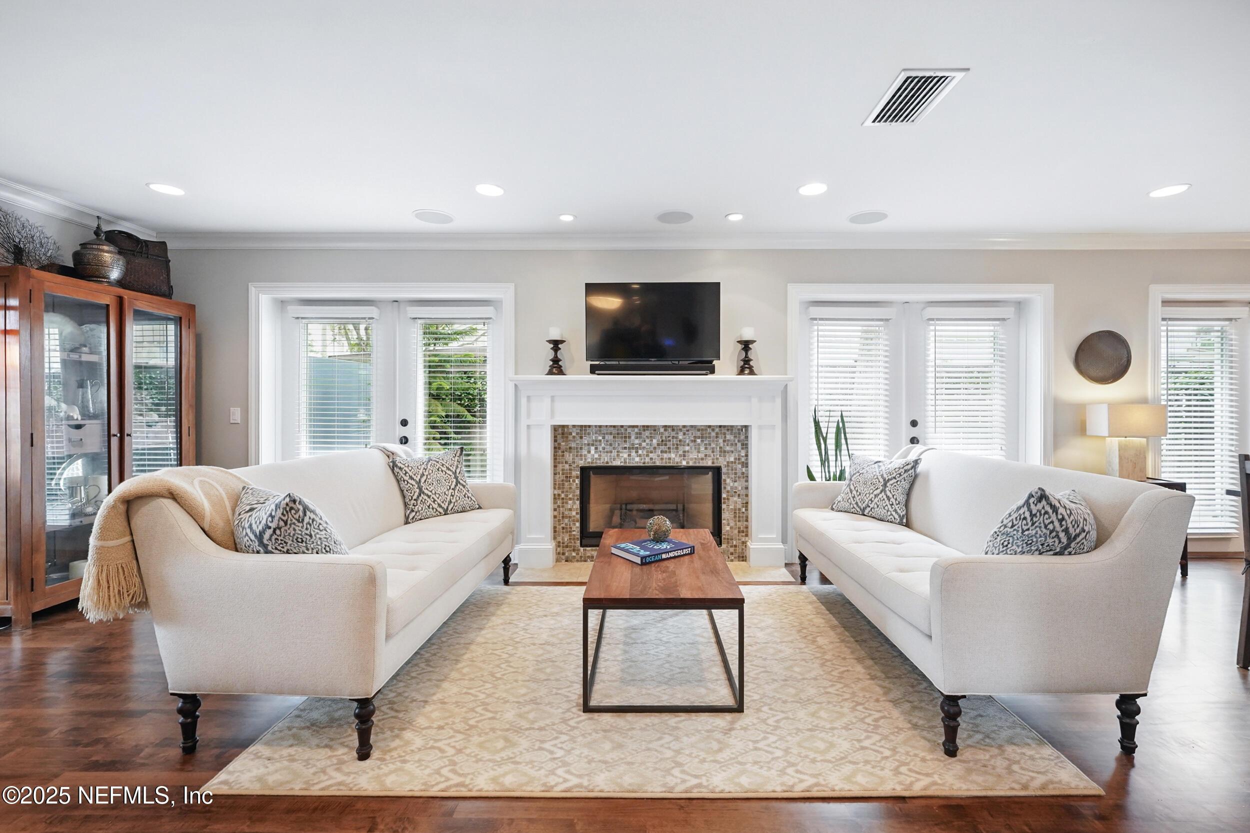 Image 3: Family Room