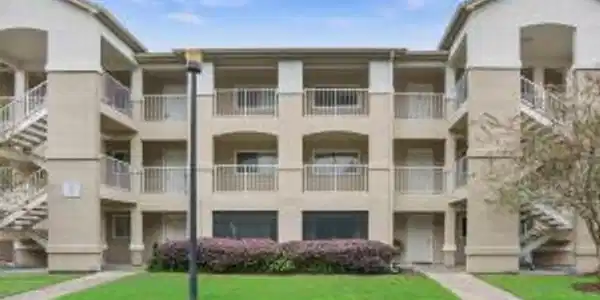 7 ARBOR CLUB Drive