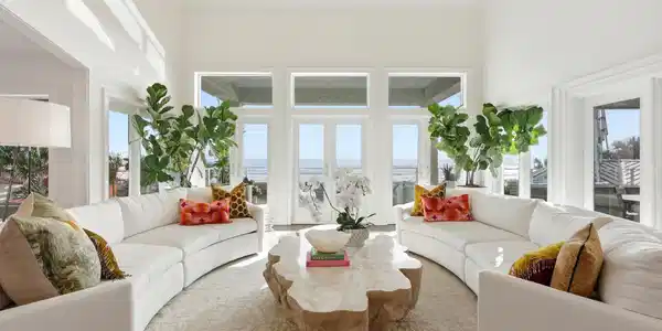 Image 3: Living Area Overlooking the Ocean