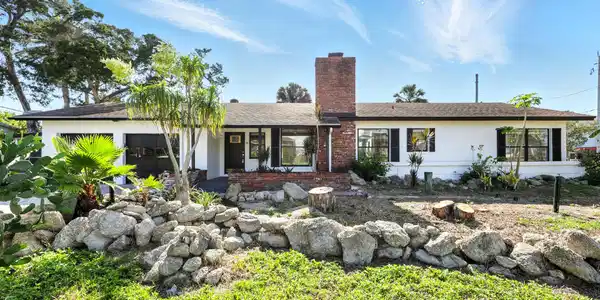 38 SOLANO Avenue