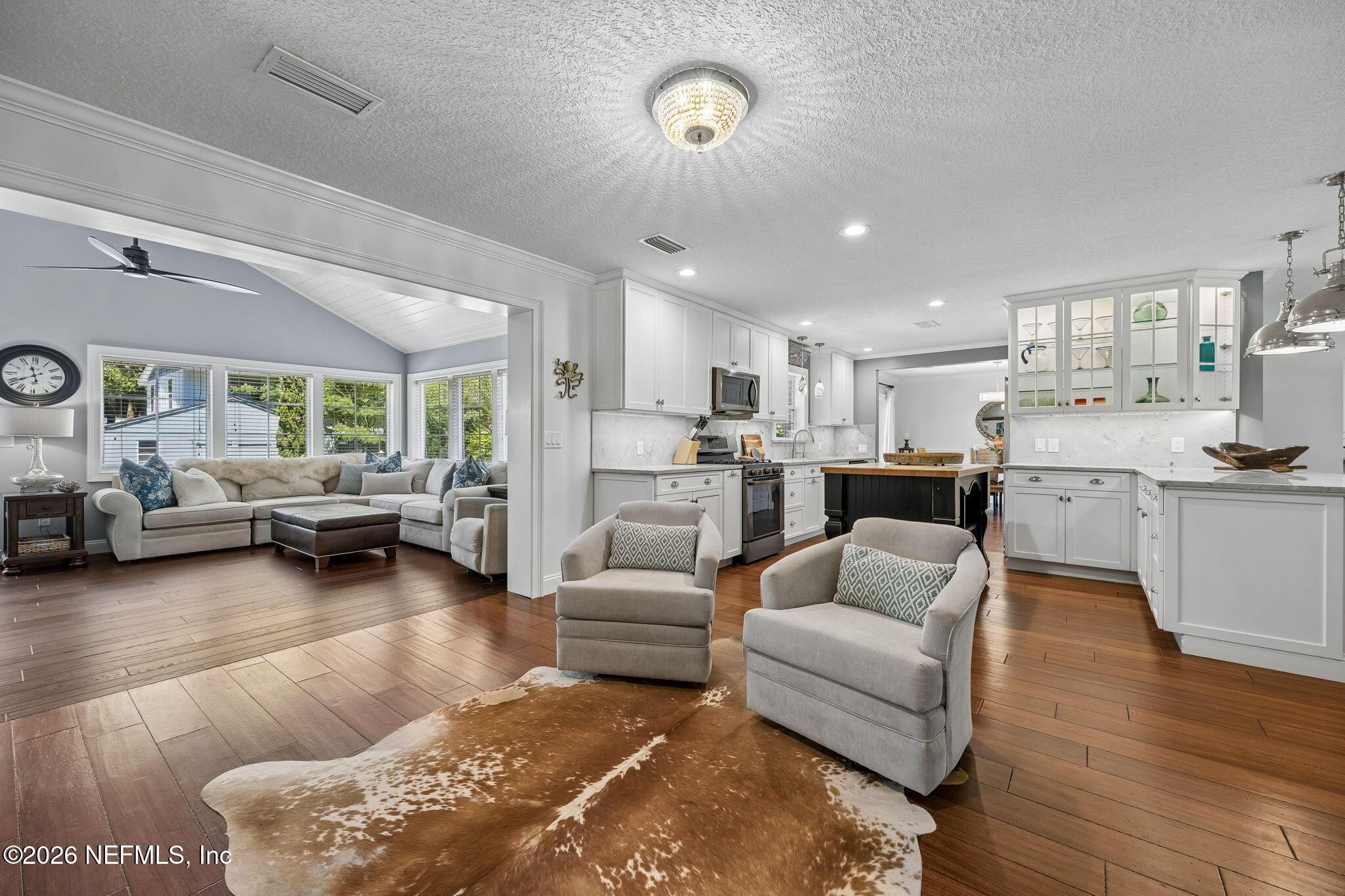 Image 3: 12-web-or-mls-18_1655 Clinch Dr