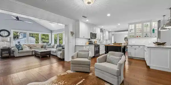 Image 3: 12-web-or-mls-18_1655 Clinch Dr
