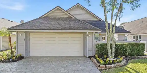 59 TROON TRACE