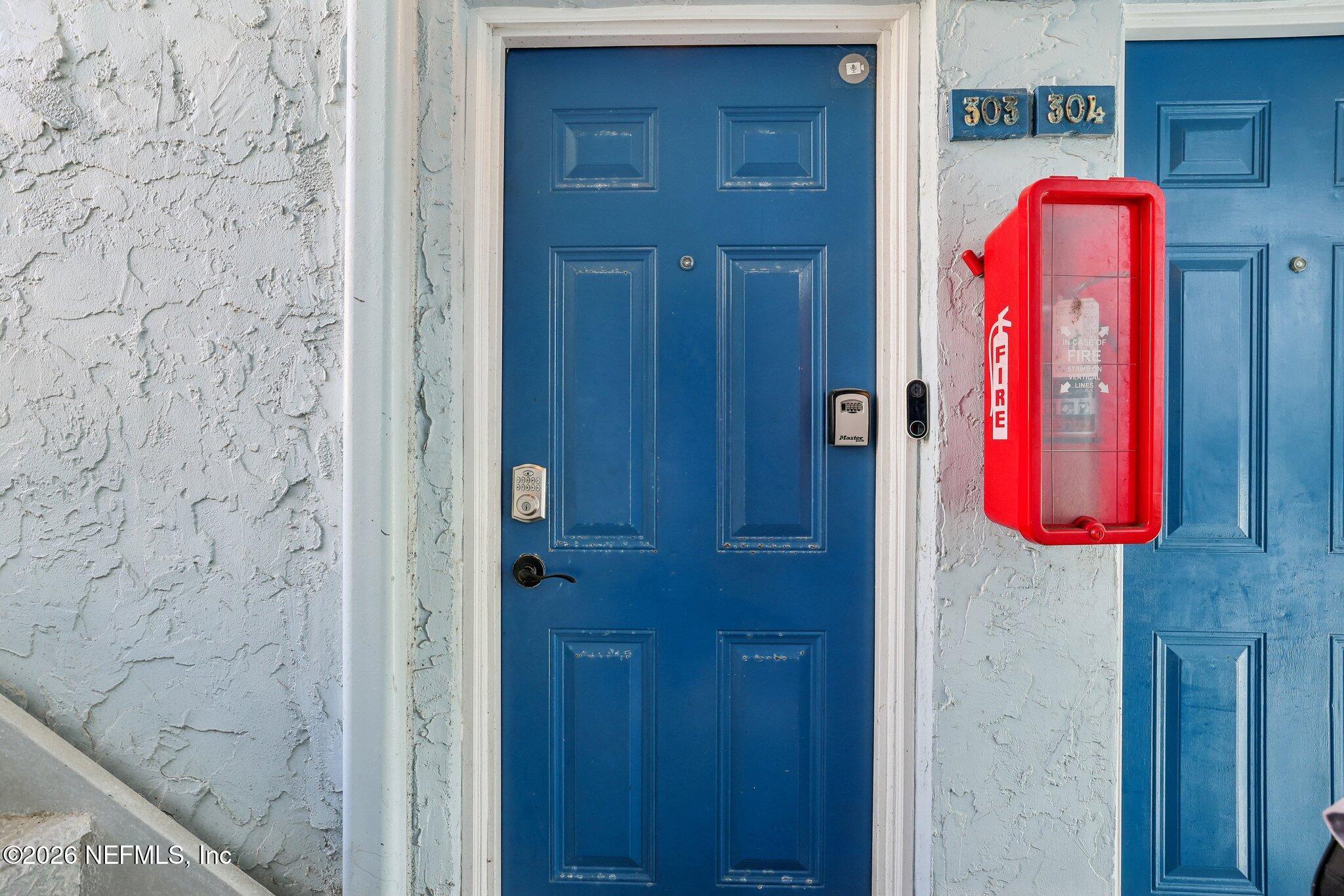 Image 4: 4-web-or-mls-1st St S 303-004