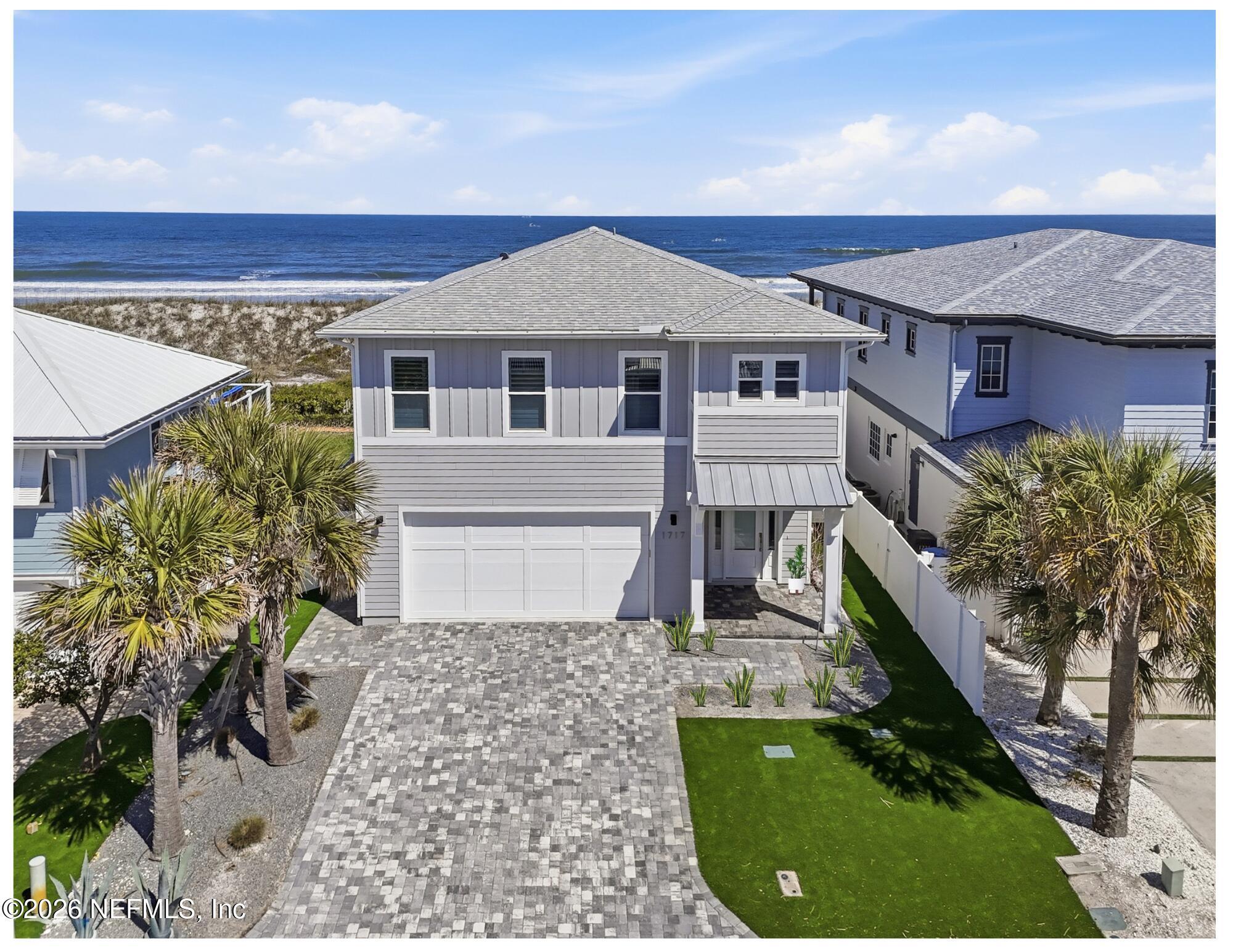 Image 4: Stunning Oceanfront Home!