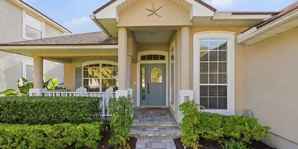 Image 3: Entry Porch
