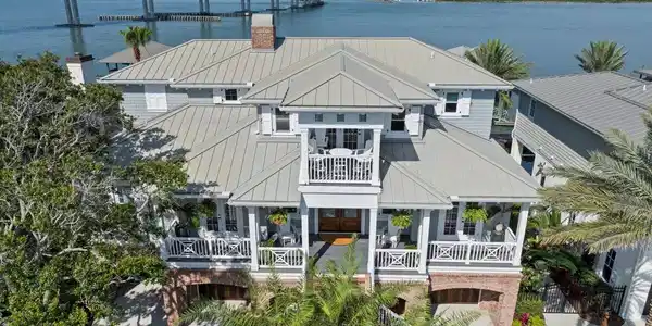 221 RIVERSHORE Lane