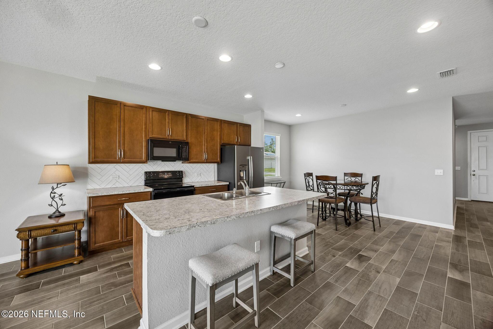 Image 2: 14-web-or-mls-95083 Colnago Ct (16 of 51