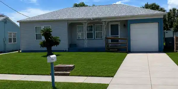 382 GOLF Boulevard
