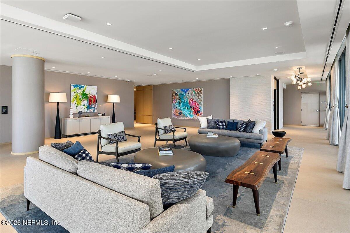 Image 3: 03-Lobby