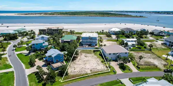 209 OUTRIGGER Way