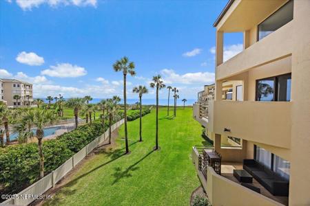 822 SPINNAKERS REACH Drive