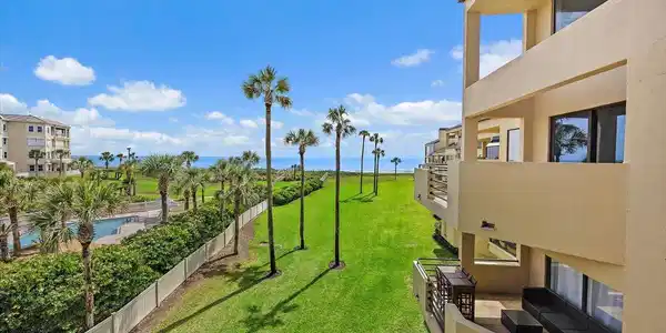 822 SPINNAKERS REACH Drive