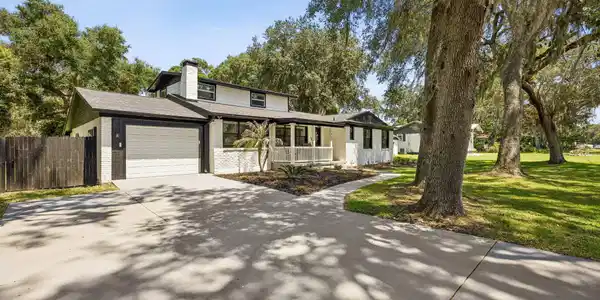 1457 HOLLY Drive