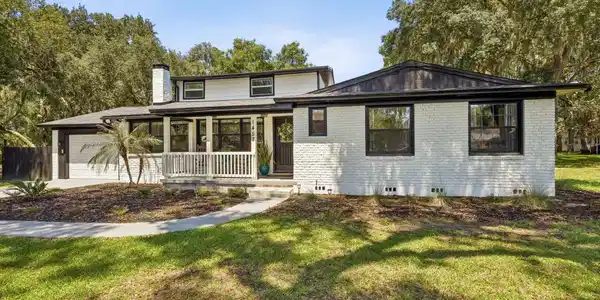 Image 3: 4-web-or-mls-1457 Holly Dr (4 of 61)