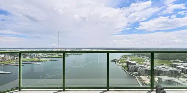 Image 3: 29-Balcony