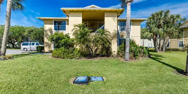 18 CLIPPER Court