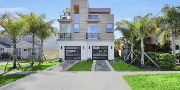 422 9TH Avenue N