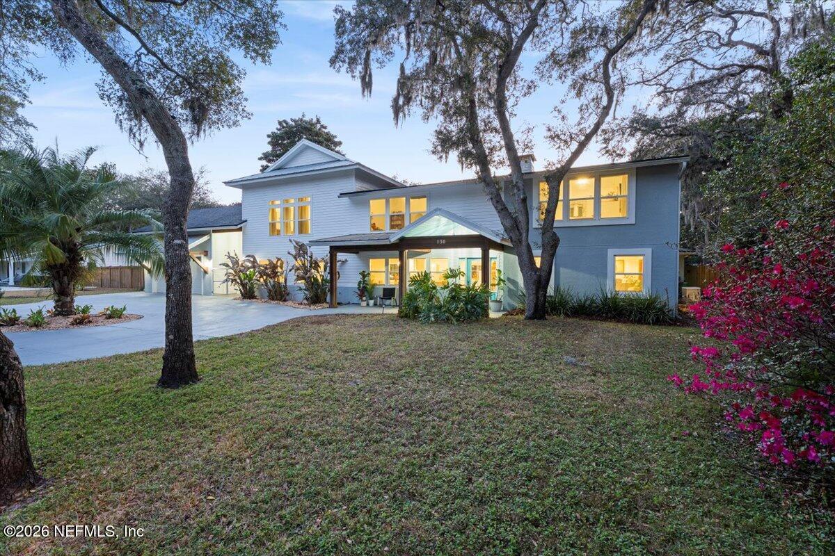Image 3: Front Yard
