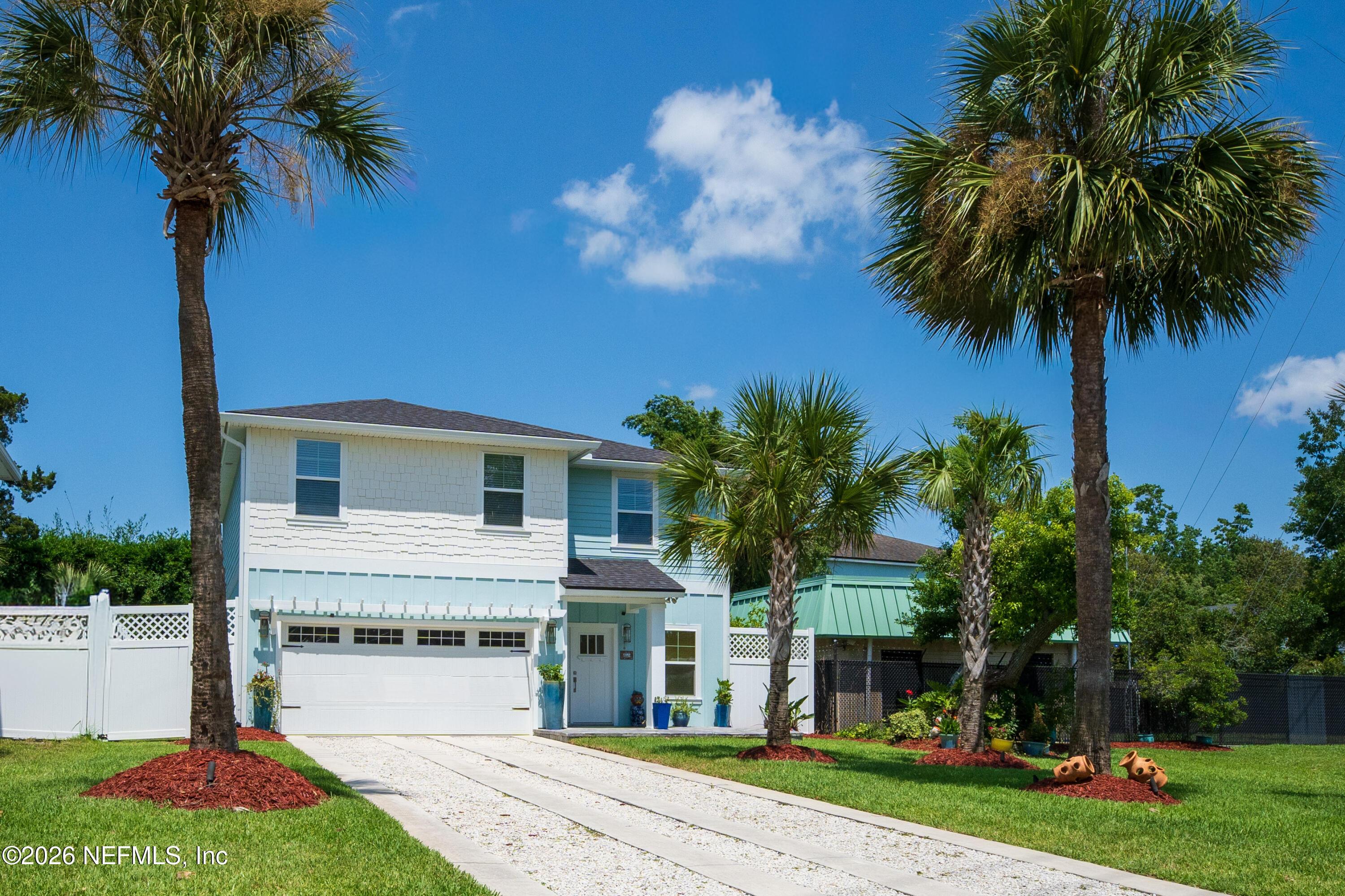 Image 2: Front Yard (2)