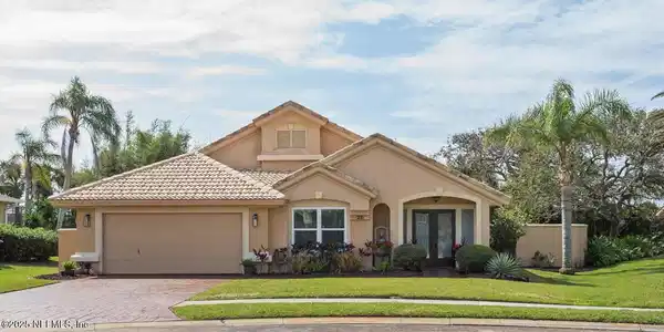 28 SPANISH WATERS Drive