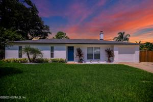 477 HELMSMAN LN