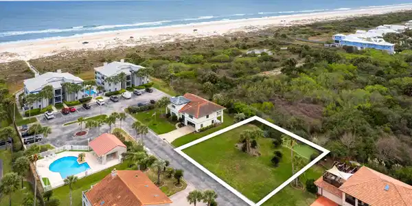 15 BERMUDA RUN Way