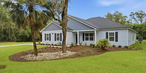 Image 4: Front of Home