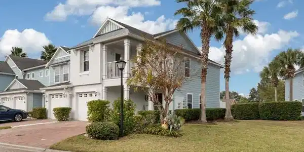 205 ISLANDER Drive