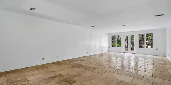 Image 3: Adams_interior1