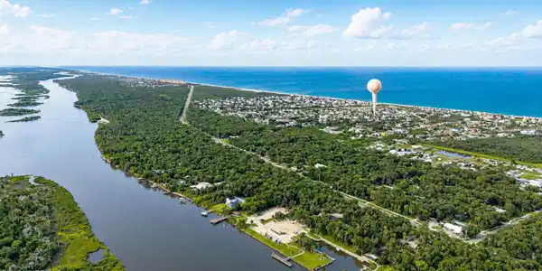 Image 4: Intracoastal to beach view looking north