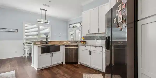 Image 3: 93-web-or-mls-8_RESHOOT 96058 Bay View D