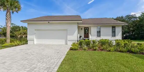 1421 HIGHLAND Drive