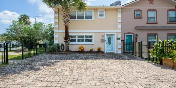 1419 4TH Street N