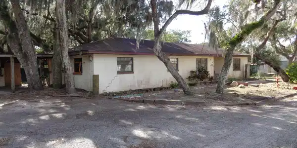 1405 OAK HILL Drive