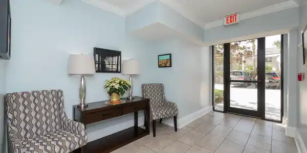 Image 3: entry
