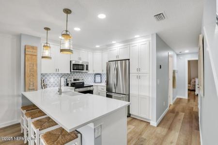 28 VILLAGE LAS PALMAS Circle