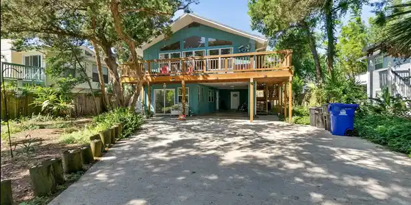 Image 2: FRONT OF HOME