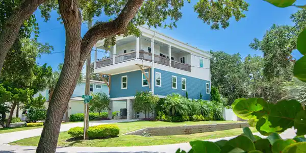 193 LAWN Avenue