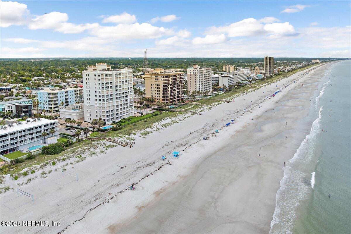 Image 3: 31-Aerial from Beach