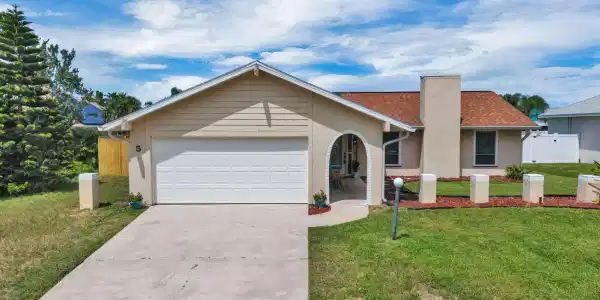 5 SEABRIDGE Drive