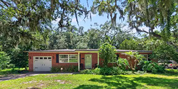 1863 HIGHLAND Drive
