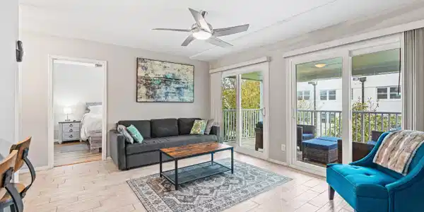Image 4: 03-Living Room