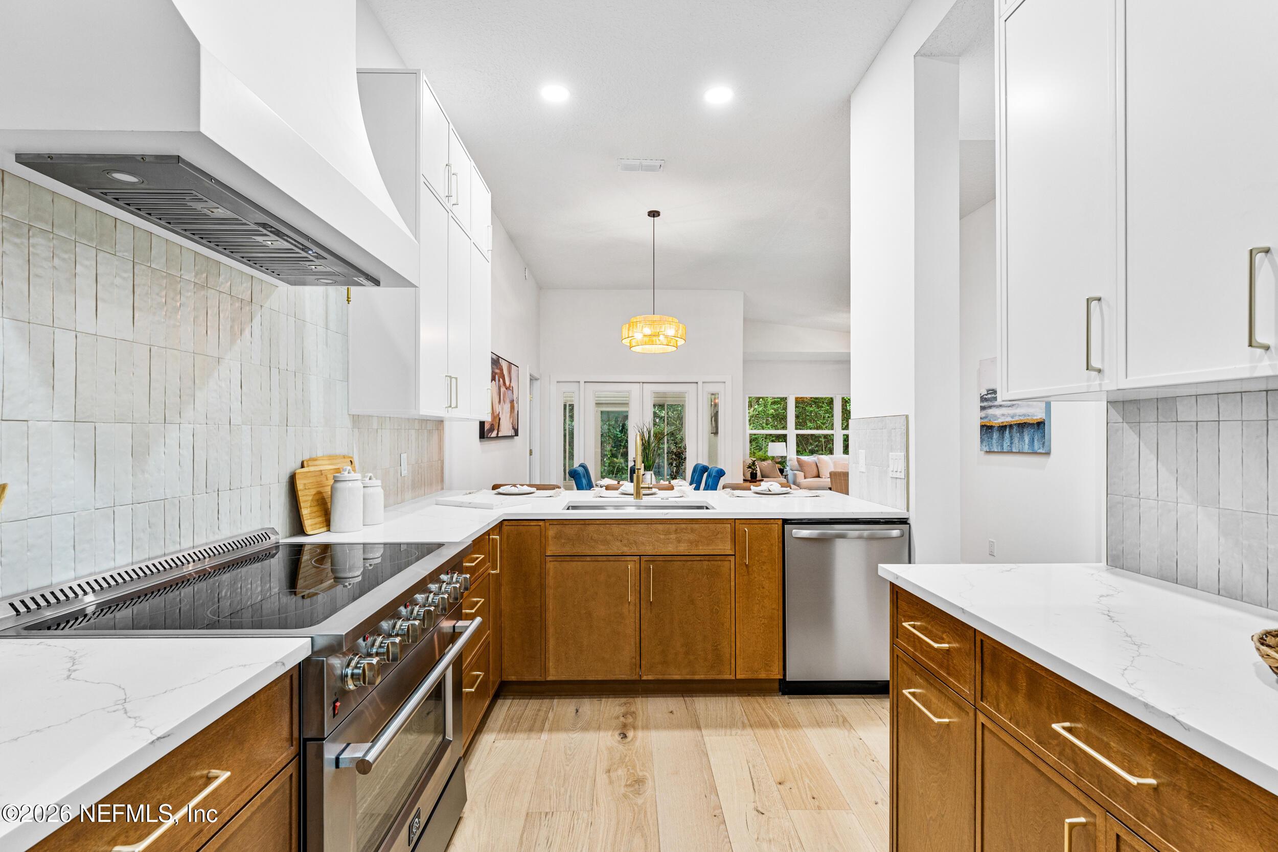 Image 4: Kitchen 1 oceanside