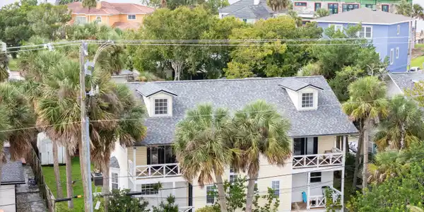 105 ARRICOLA Avenue
